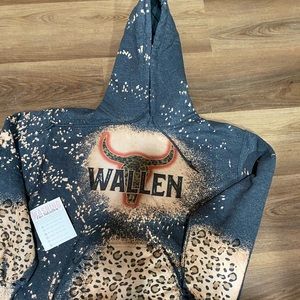 Morgan Wallen sweatshirt.